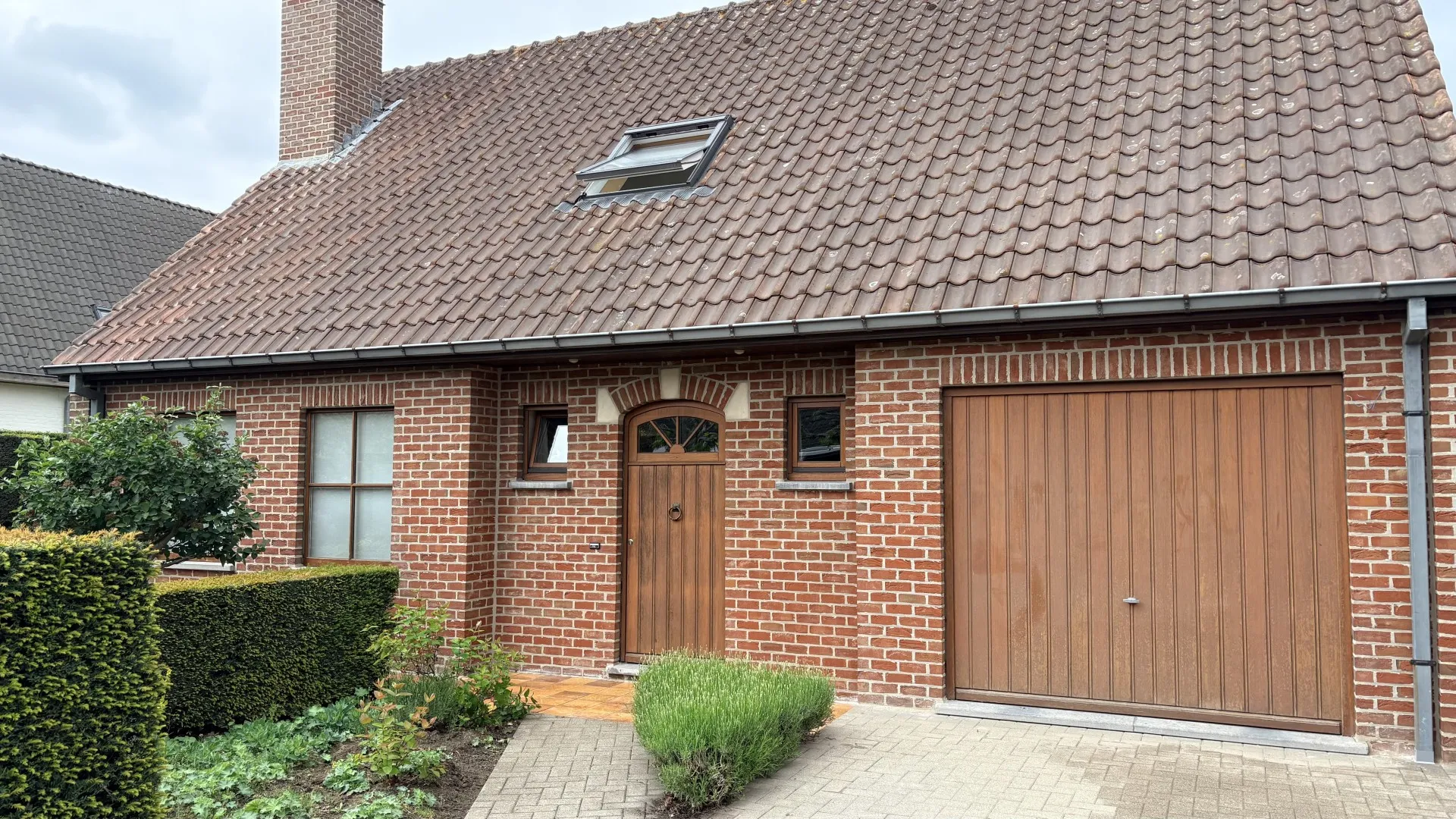 Gevelrenovatie van een woning in Zwevegem, foto 1 van 4