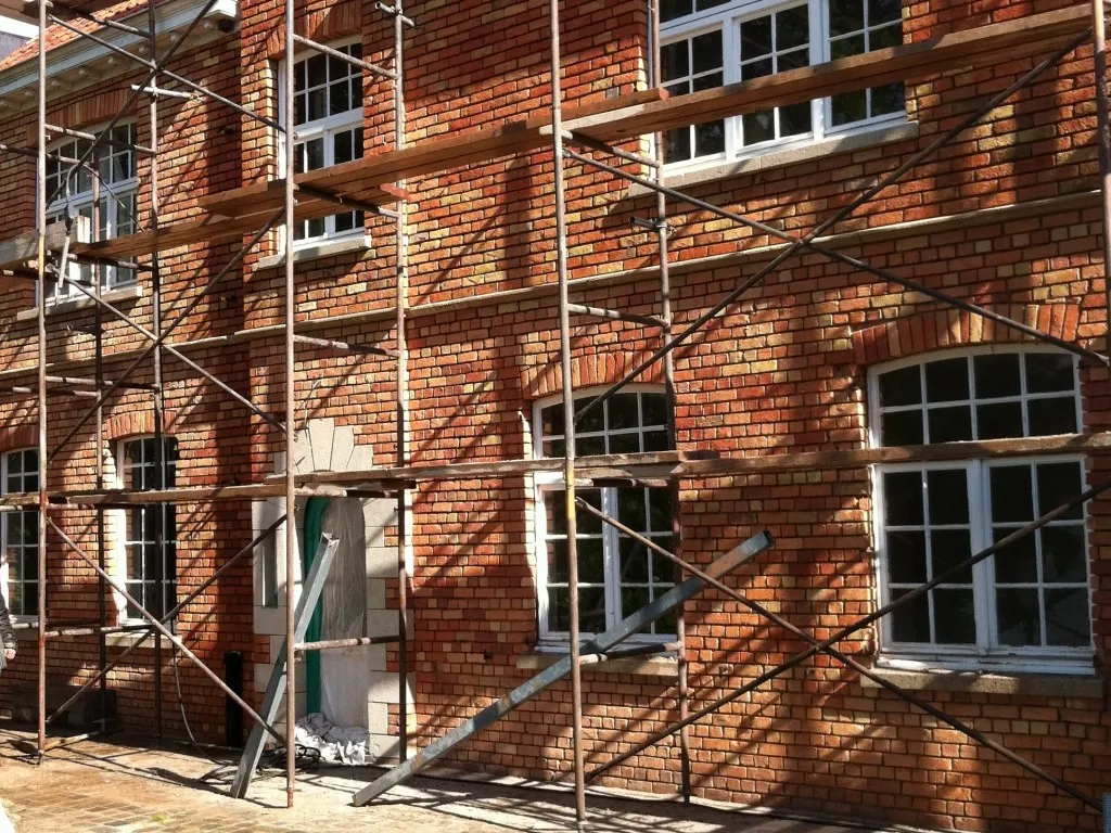 Gevelwerken tijdens de renovatie van een woning, foto 4 van 6