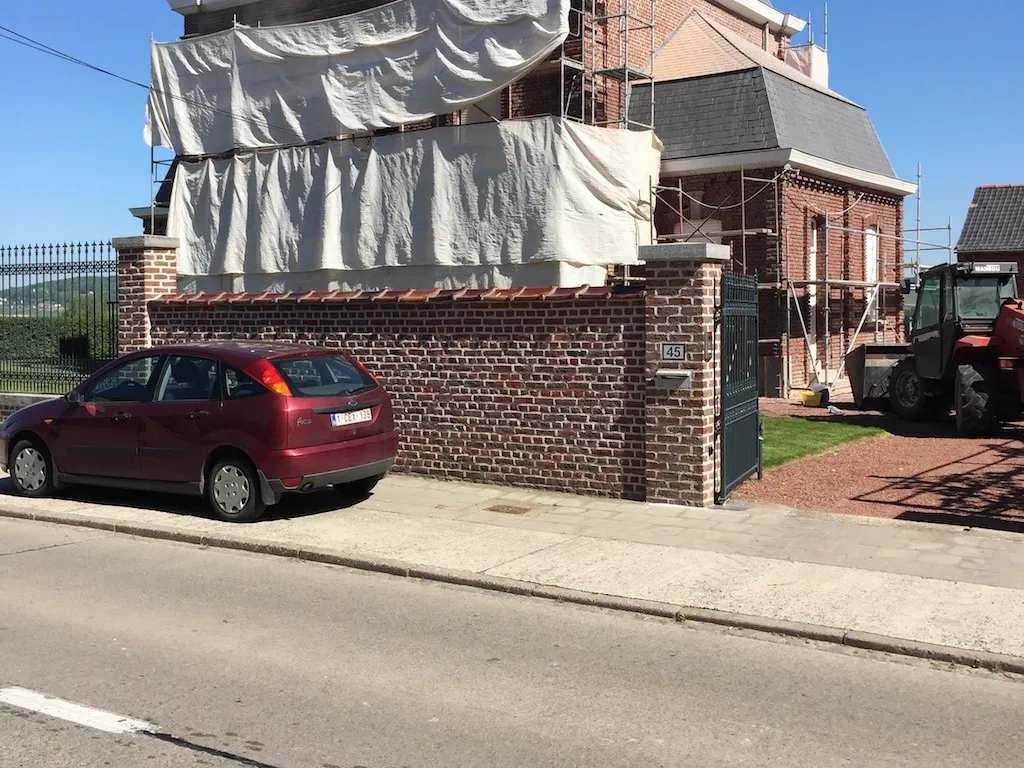 Gerenoveerde gevel van een vrijstaande villa, foto 6 van 11